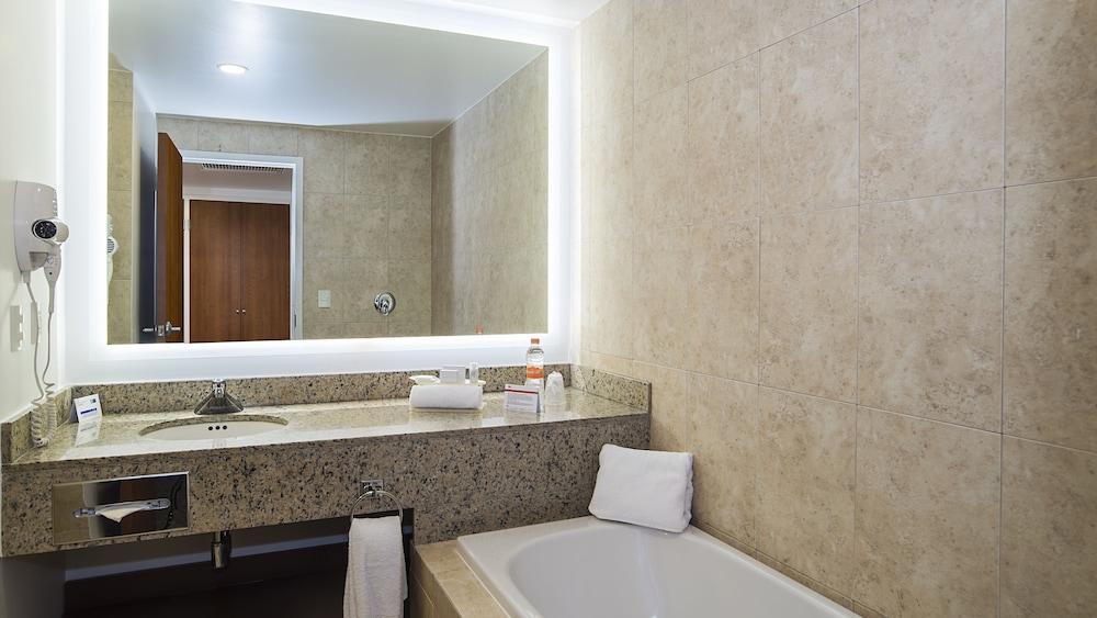 Hotel Express By Ihg 4*