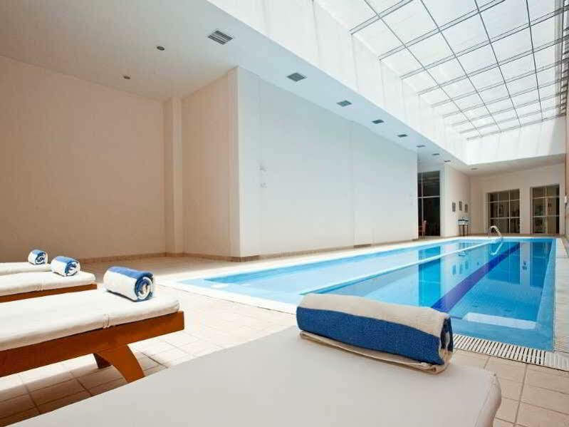 Express By Ihg Hotel